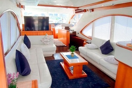 All inclusive charter in Dubai / 70ft Yacht Cruise from the Dubai Marina
