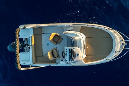 Location Bateau à moteur Jeanneau CAP CAMARAT 6,5WA Ajaccio