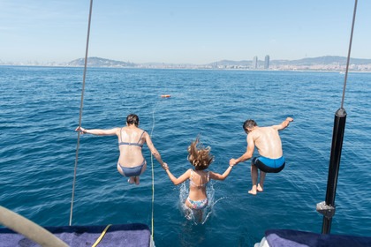 Miete Segelboot Magnífico para una salida en barco frente a Barcelona Barcelona