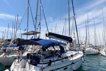 Hire Sailboat Bavaria 39 Cruiser Trogir