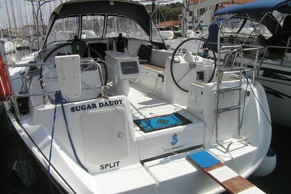 Hire Sailboat Beneteau Cyclades 43.4 Trogir