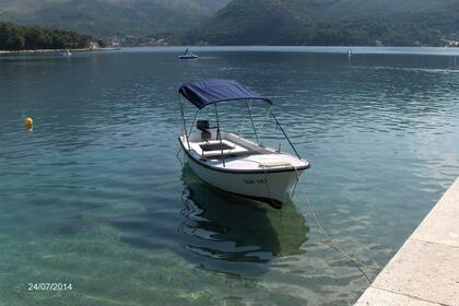 Rental Boat without license  Handcrafted Traditional Wooden Pasara Slano