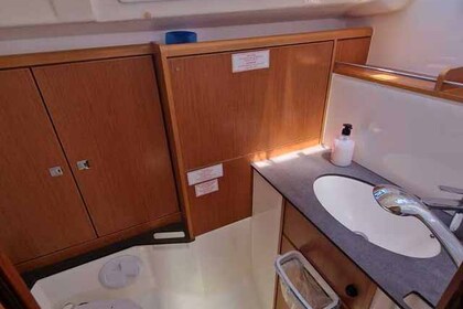 Hyra båt Segelbåt Bavaria Yachtbau Bavaria Cruiser 37 - 3 cab. Pula