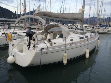 Charter Sailboat Hanse Hanse 400 Martigues