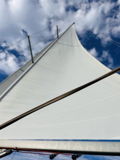 Split Sailboat Jeanneau Sun Odyssey 439 alt tag text