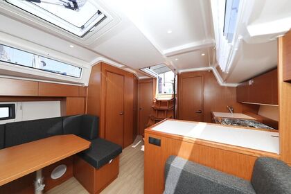 Hyra båt Segelbåt Bavaria Bavaria C38 Biograd na Moru