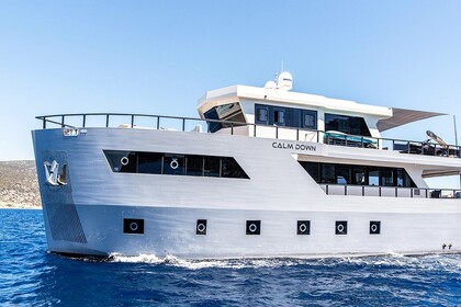 Czarter Jacht motorowy Luxury Trawler Yacht Charter Bodrum Dmaris Bodrum