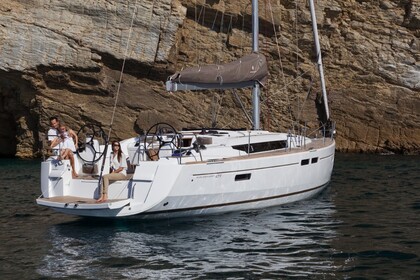 Hire Sailboat Jeanneau Sun Odyssey 479 - 4 cab. Trogir