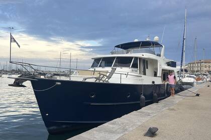 Charter Motorboat Beneteau swift trawler 52 Marseillan