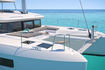 Hire Catamaran  LAGOON 43 Hyères