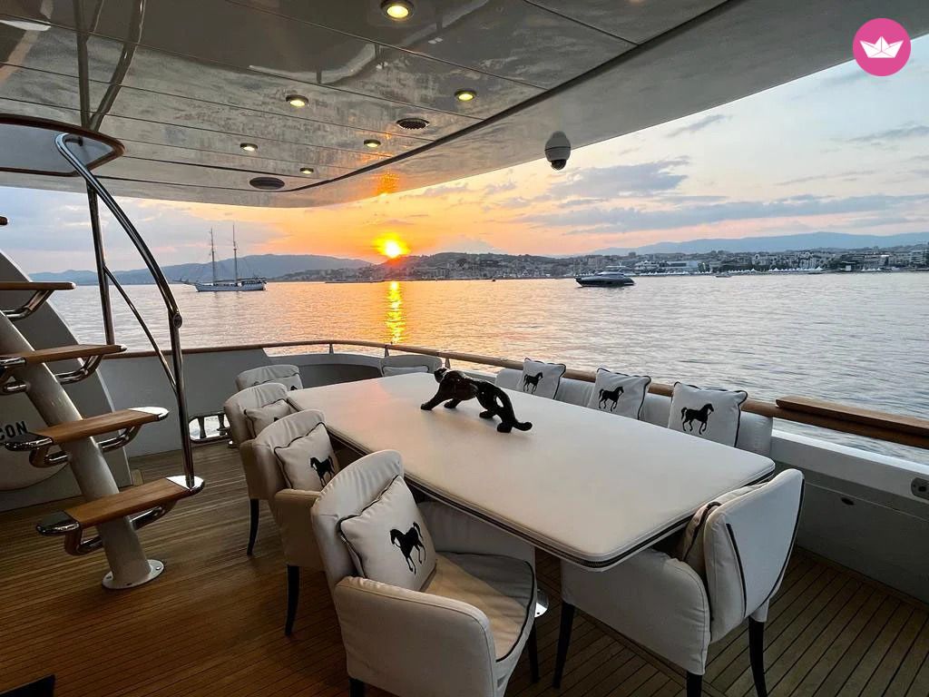 Yacht Mondomarine 30 3000cv 5
