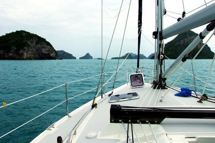Charter Sailboat Catalina Yachts Catalina 375 Ko Samui District