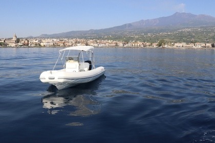 Hyra båt RIB-båt Lomac Nautica 540 Club Riposto