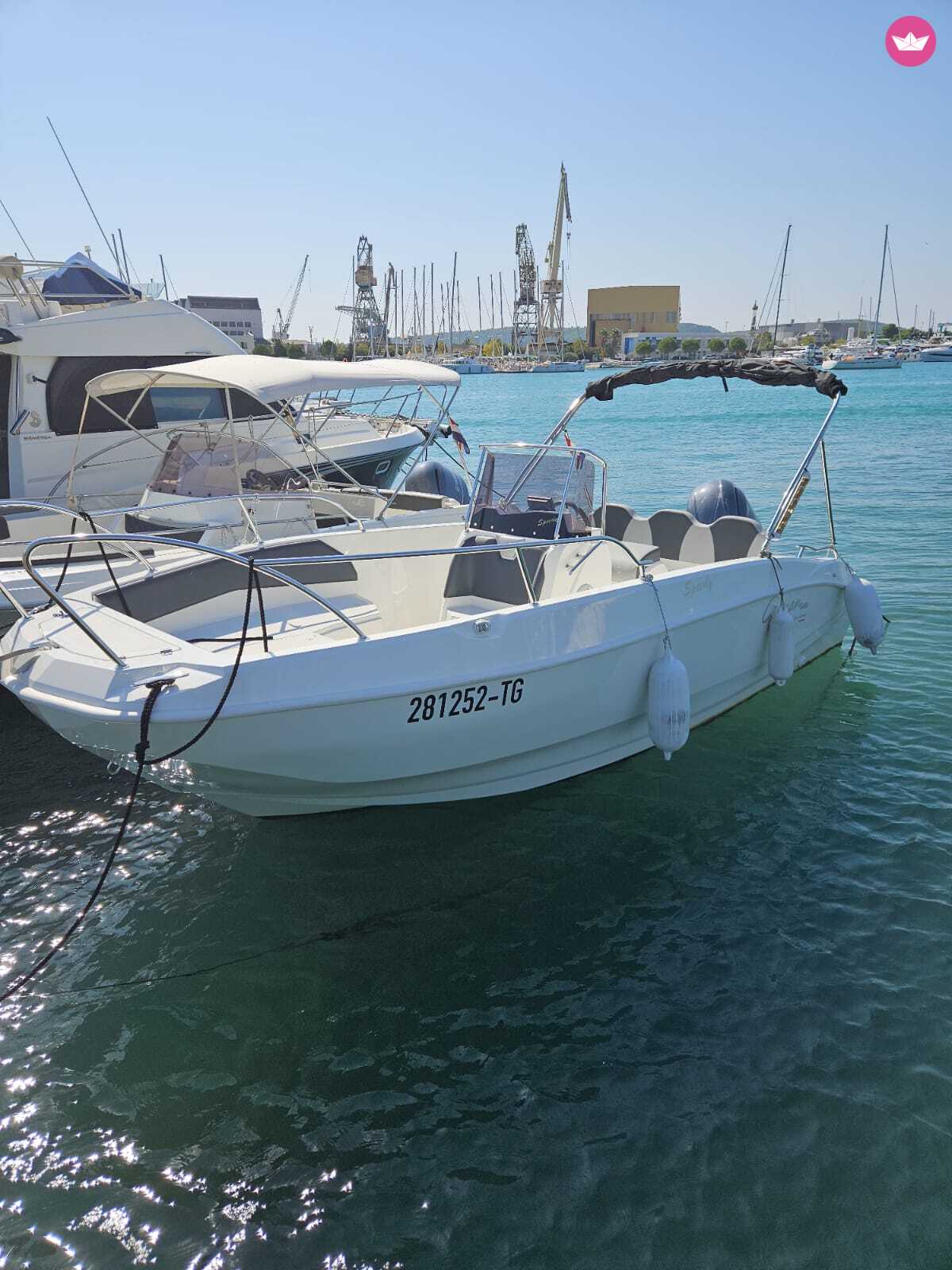 Bateau à moteur Cayman Yacht 585 150cv 4