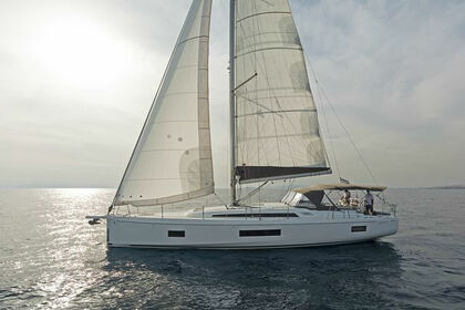 Charter Sailboat Beneteau Oceanis 51.1 Athens
