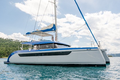 Charter Catamaran Luna 49 Split