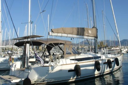 Miete Segelboot Jeanneau Sun Odyssey 519 - 5 + 1 cab. Alimos