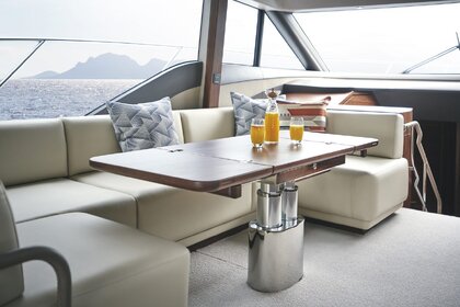 Location Yacht à moteur Princess 55 F Marina Lav