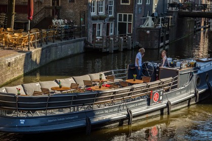 Verhuur Motorboot custom Luxe Salonboot H.M.S. Friendship Amsterdam