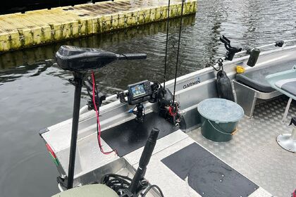 Welcome aboard my Qwest R450 fishing boat