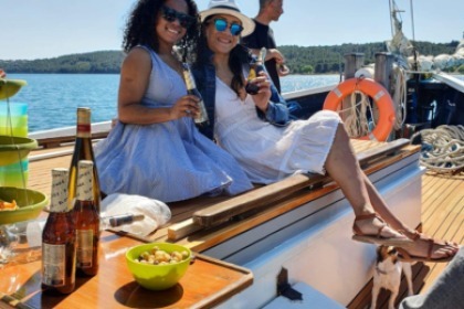 VOILIER DE CARACTERE