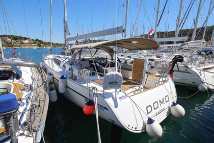 Hire Sailboat Bavaria Cruiser 56  - 5 + 1 cab Pula
