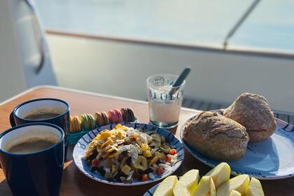 ALGO ESPECIAL en Costa brava, Roses, Cadaques, Escala, Islas medas.Patrón Incluido  Beneteau Ombrine 960 SION