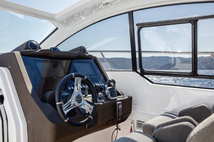 Hire Motor yacht Azimut / Benetti Yachts Azimut Atlantis 45 Marina Lav