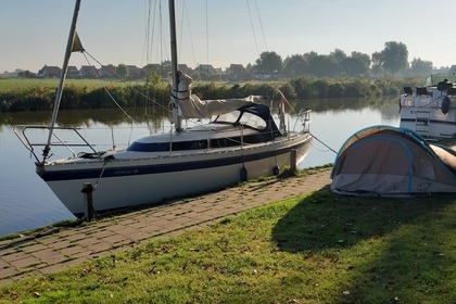 Hyra båt Segelbåt Friendship 28 Naarden