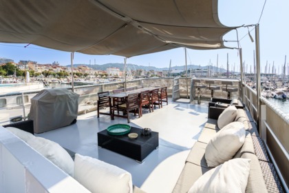 Location Yacht à moteur Marine anglaise X Cannes