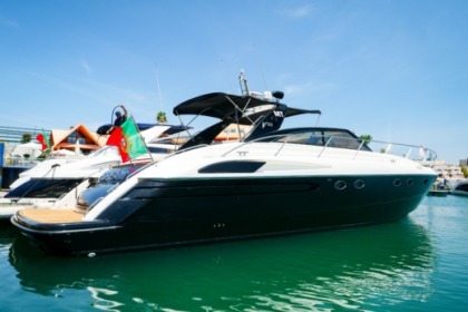 Charter Motorboat 2000 Princess V55 Vilamoura