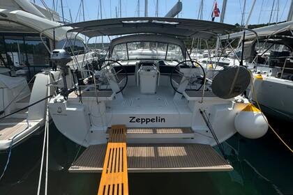 Hire Sailboat Bénéteau Oceanis 46.1 - 4 cab. Primošten