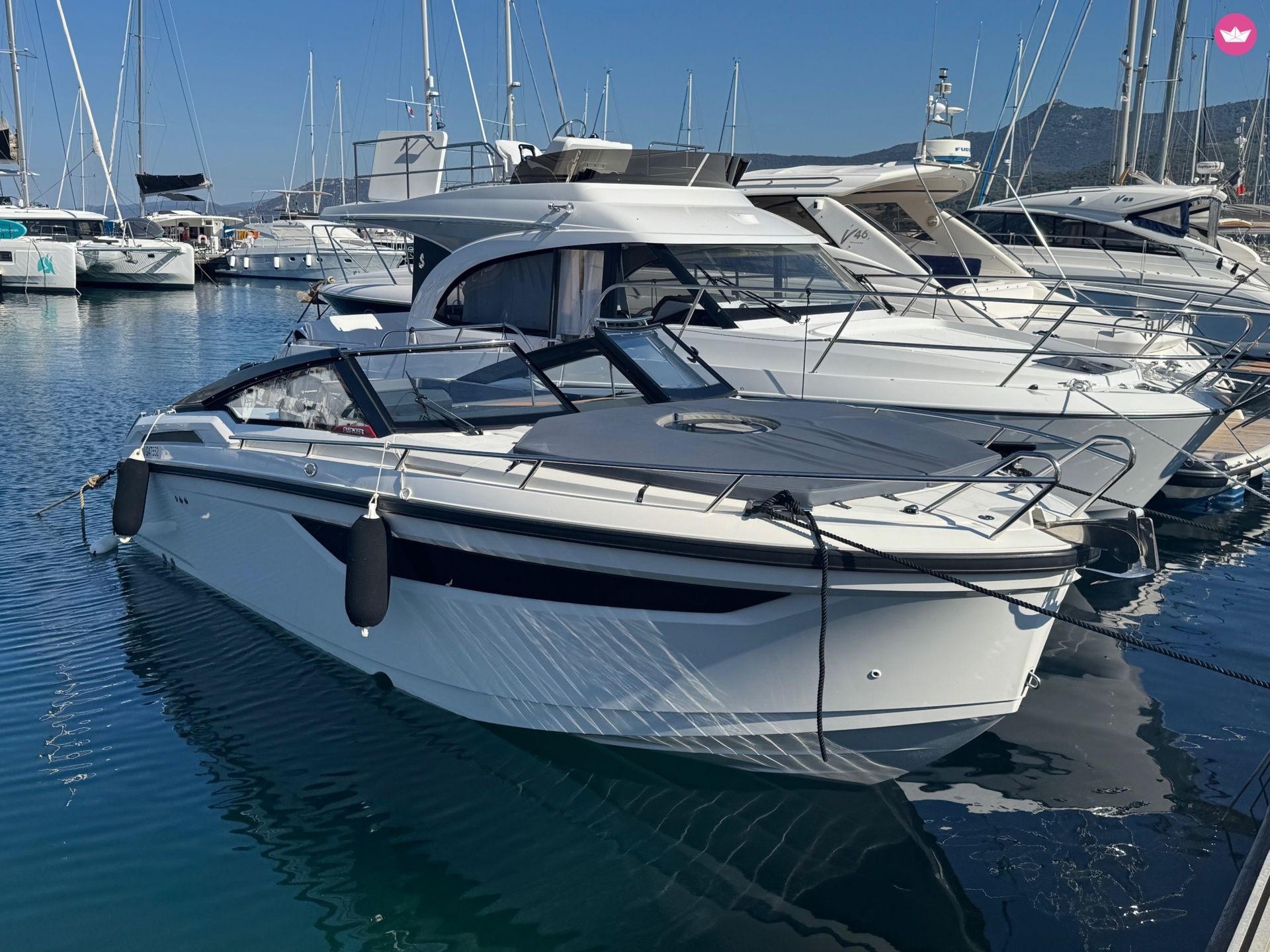 Bateau à moteur Parker 800 cruiser 350cv 2