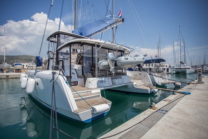 Charter Catamaran LAGOON 42 Trogir