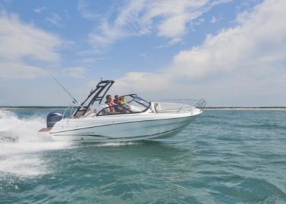 Charter Motorboat Jeanneau Cap Camarat 6.5 Br Ajaccio