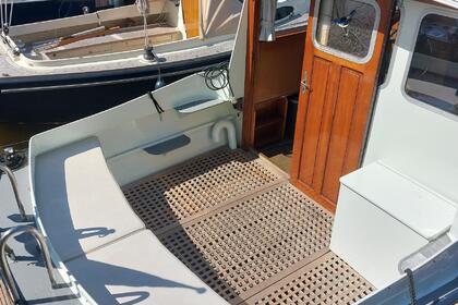 De Goudvink, a cozy two-person motorboat