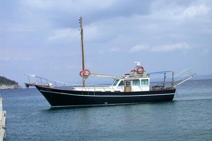 Rental Motorboat wooden sailing wooden sailing Halkidiki