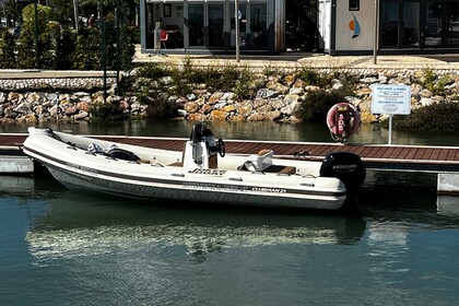 With or without a skipper