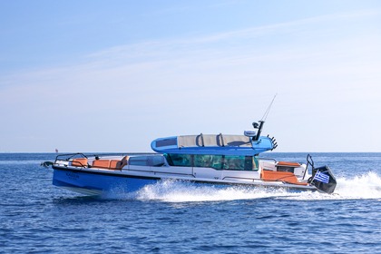 Hire Motorboat Axopar 37XC Cross Cabin Chania
