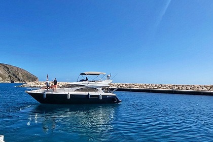 Ενοικίαση πολυτελούς γιοτ στη Marina El Portet Denia "Astondoa 45 Fly 960cv"