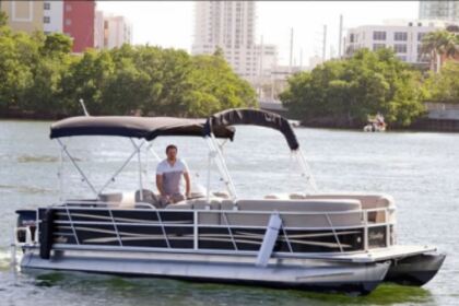 Alquiler Lancha Bentley Pontoon boat Miami