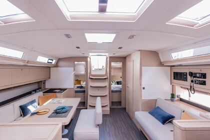 Mistral (2025) Dufour 470