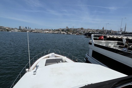 Premium Yacht Tours: Bosphorus and Islands Escape