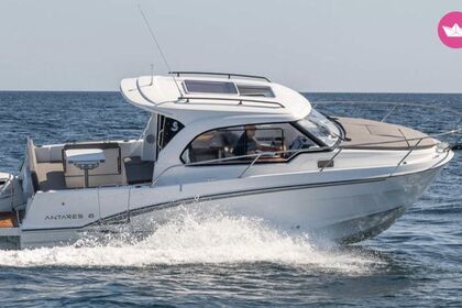 Hire Motorboat Beneteau Antares 8 Cannes