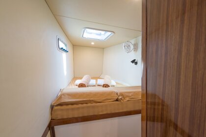 Island Spirit 410 - Vesna