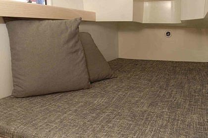 Futura 860 - spacerowy jacht motorowy