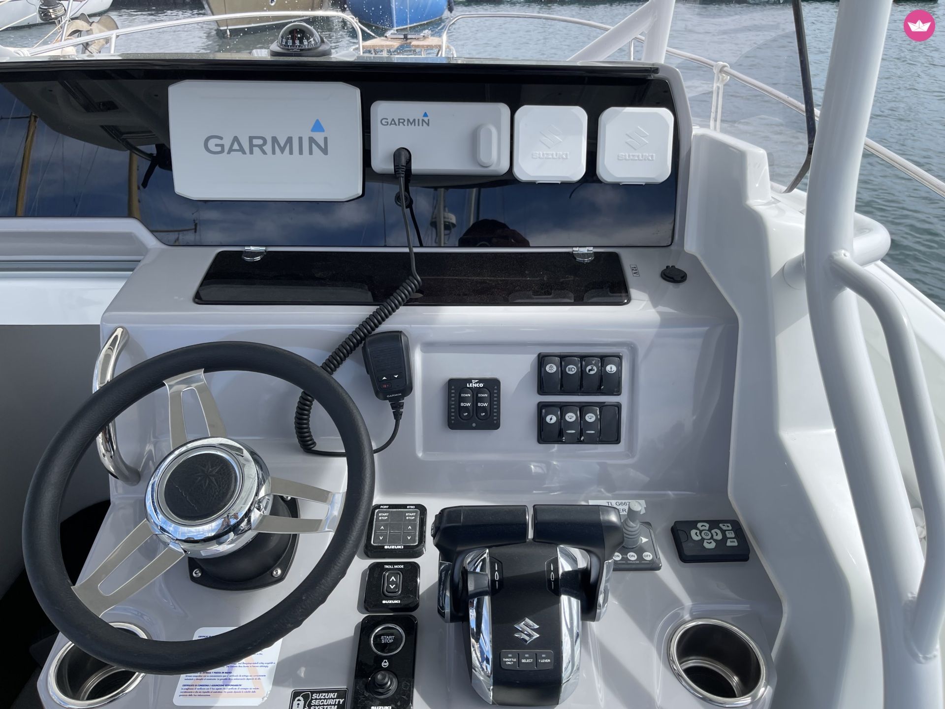 Bateau à moteur Jeanneau Cap Camarat 9.0 Cc 400cv 7