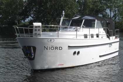 Noleggio Yacht a motore  Passion 880 OC Terra dei laghi del Meclemburgo