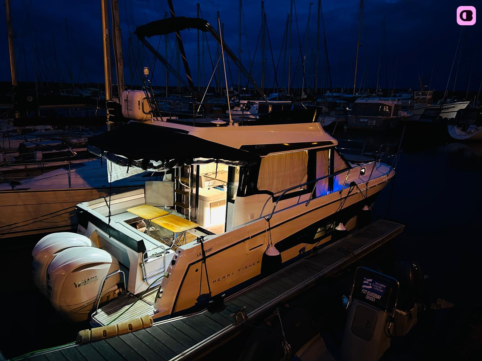 Bateau à moteur Jeanneau merry fisher 10.95 Fly 600cv 4
