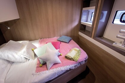 Bali 5.4 with watermaker & A/C - PLUS